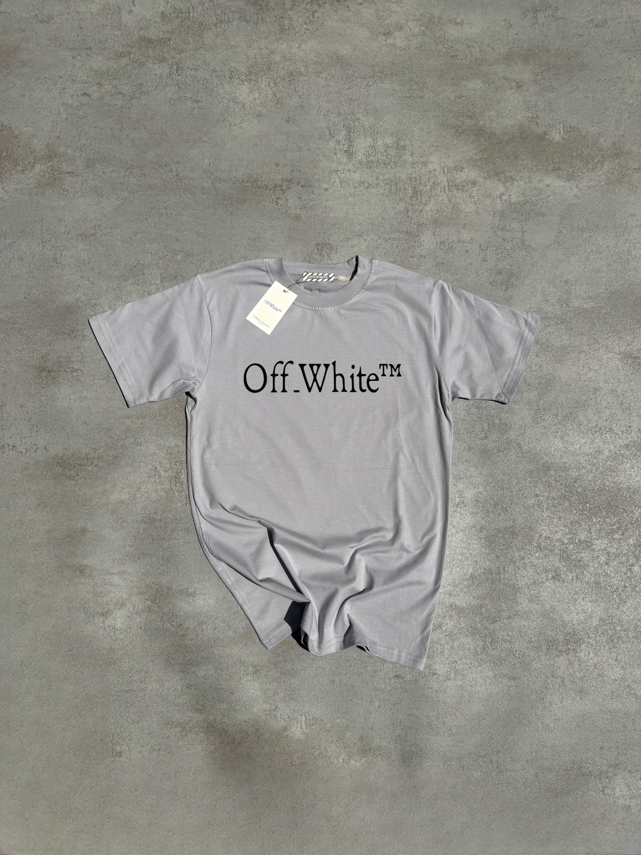 CAMISETA OFF WHIT£
