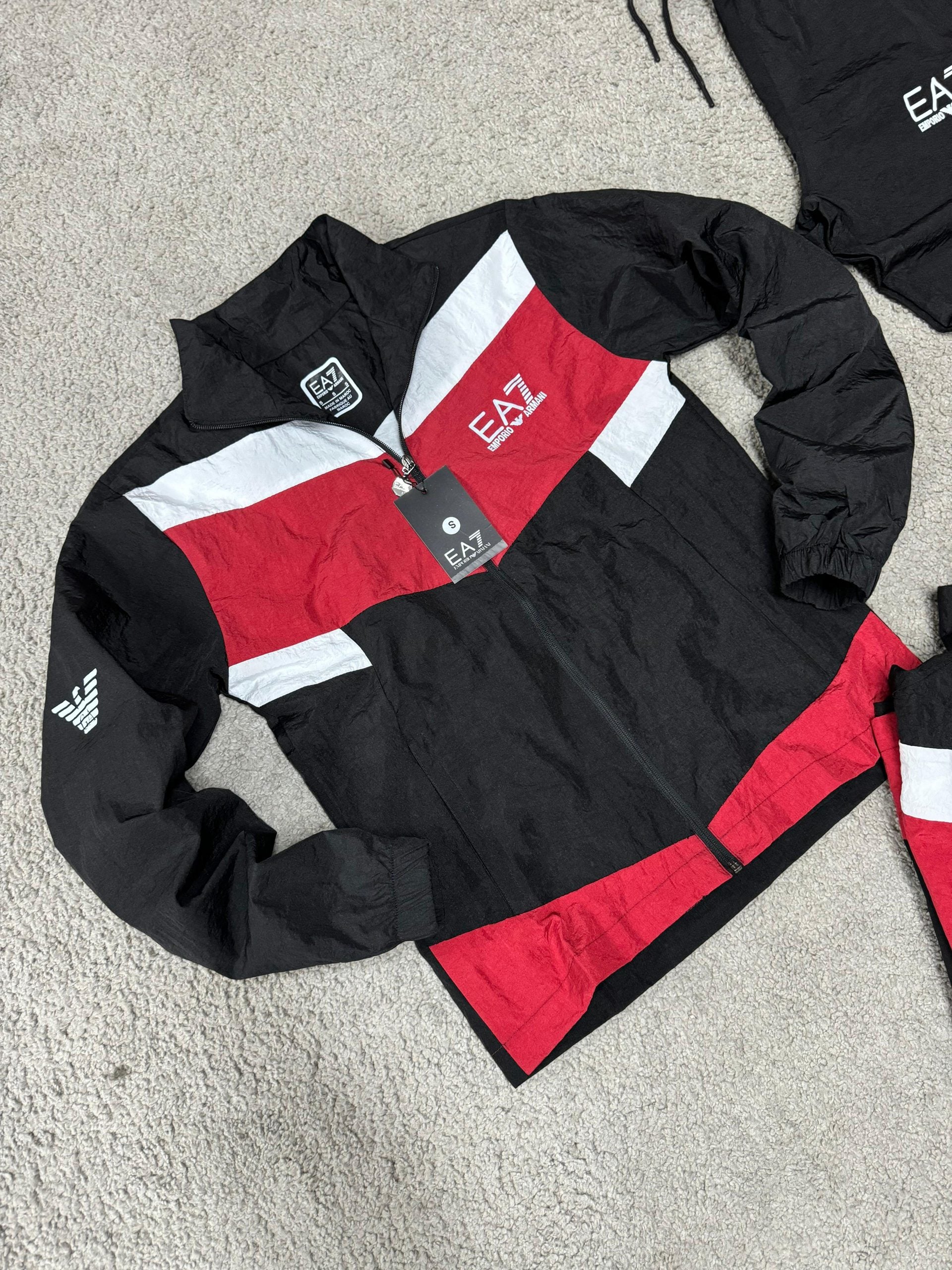 Chandal EMPORIO ARMANI negro y rojo