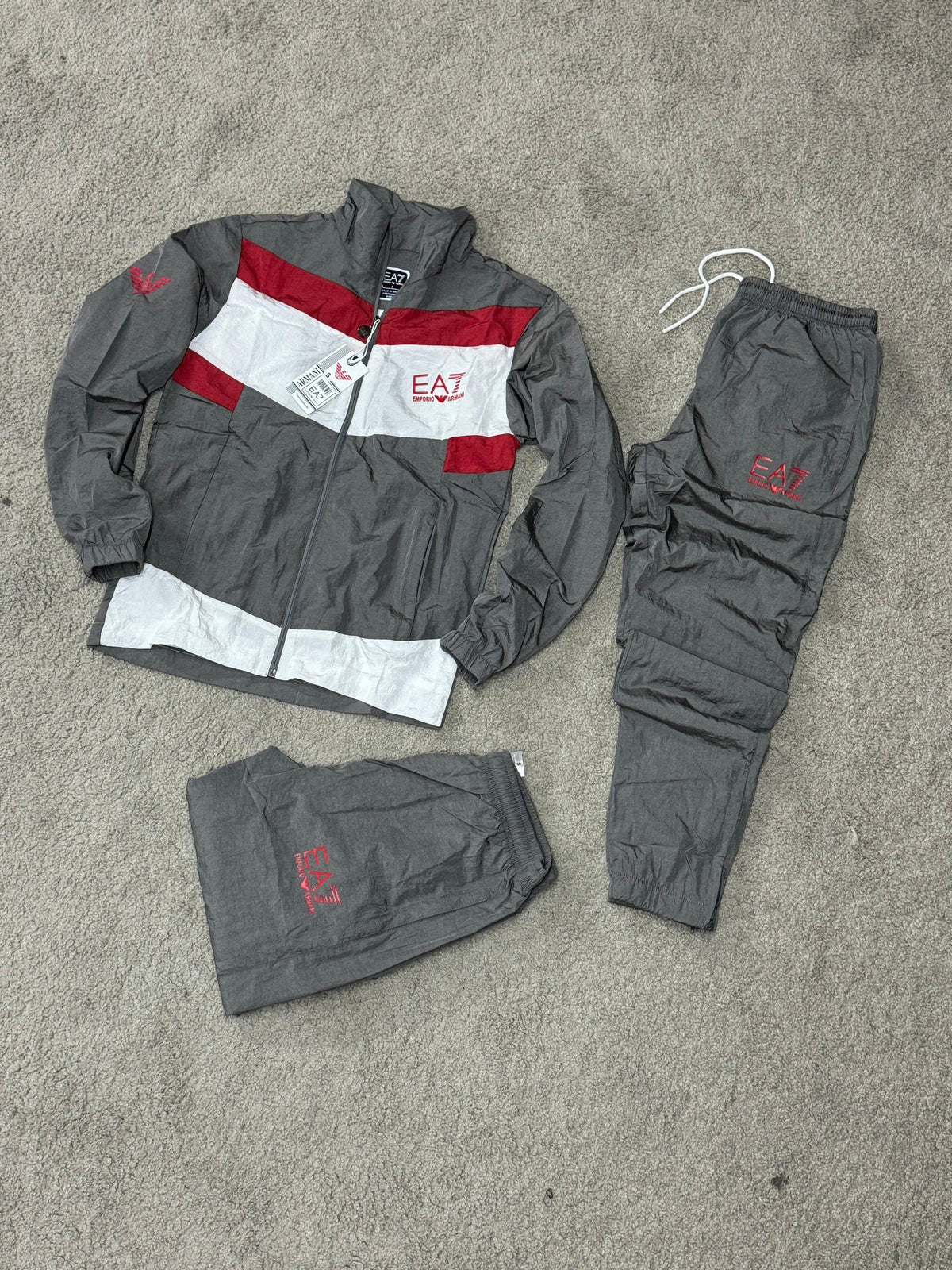 Chandal EMPORIO ARMANI gris oscuro