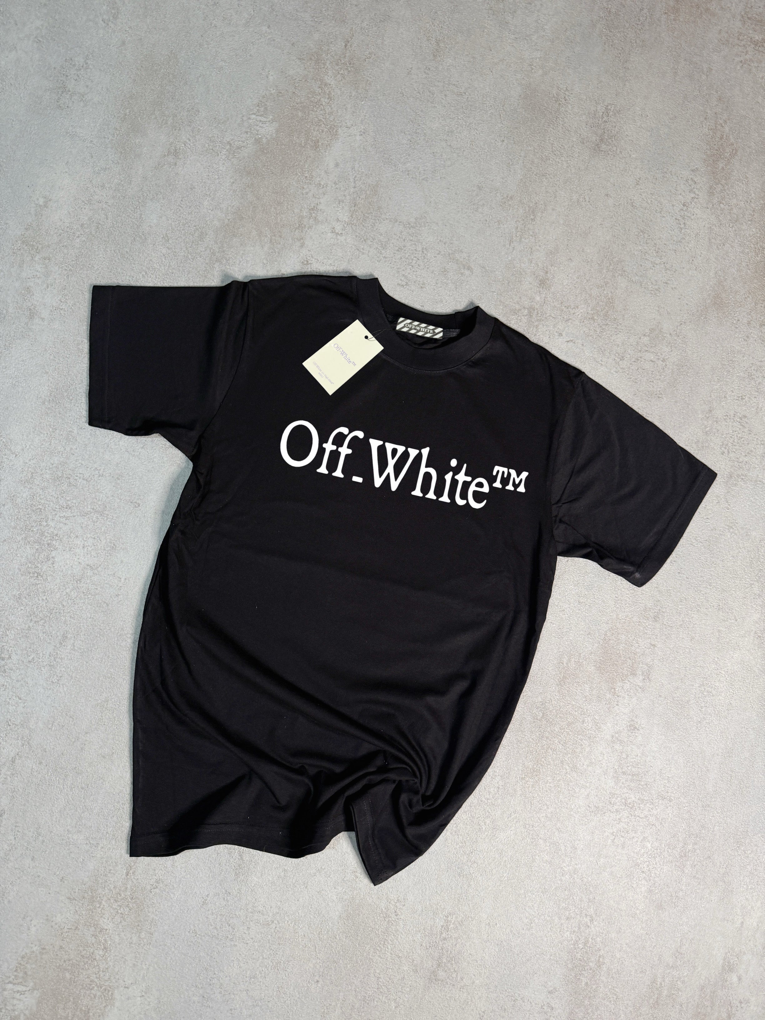 CAMISETA OFF WHIT£