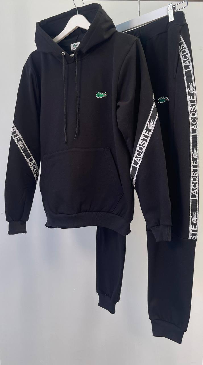 Chándal Lacoste negro tiras